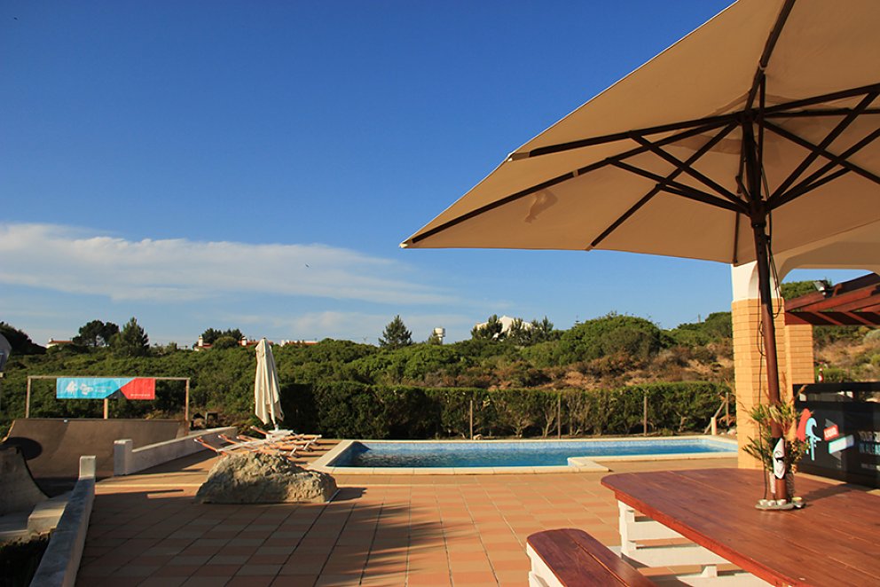 Bar, Pool and Miniramp in the LQM Guesthouse